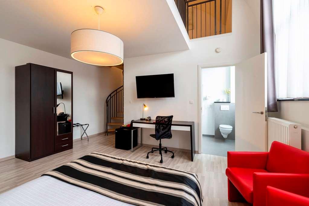 Beverly Hills Hotel Saint-Gilles Habitación foto