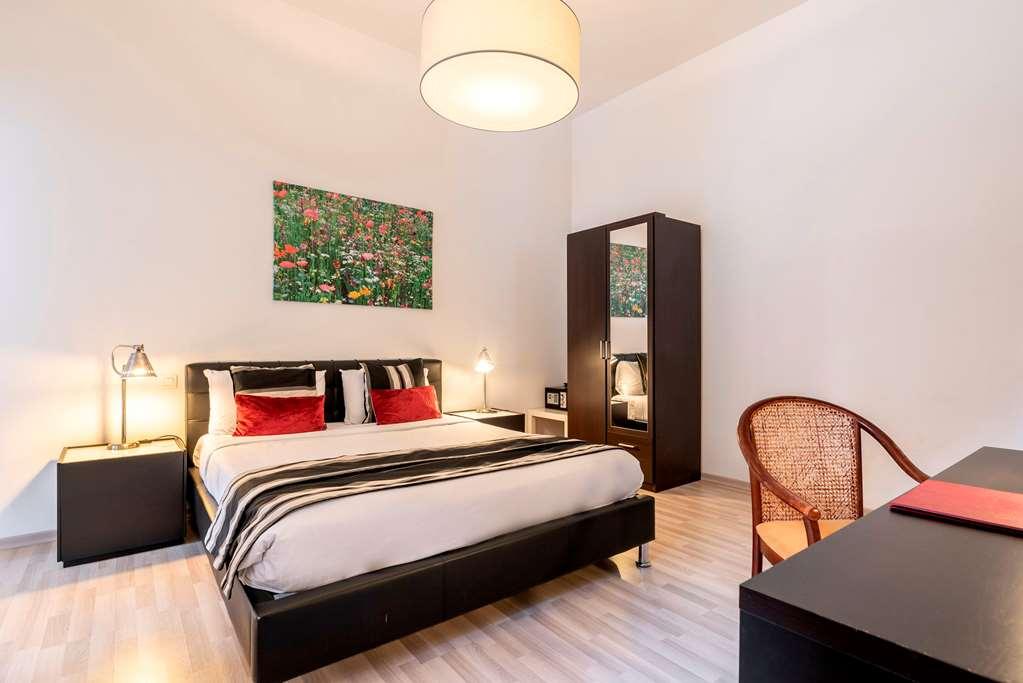 Beverly Hills Hotel Saint-Gilles Habitación foto
