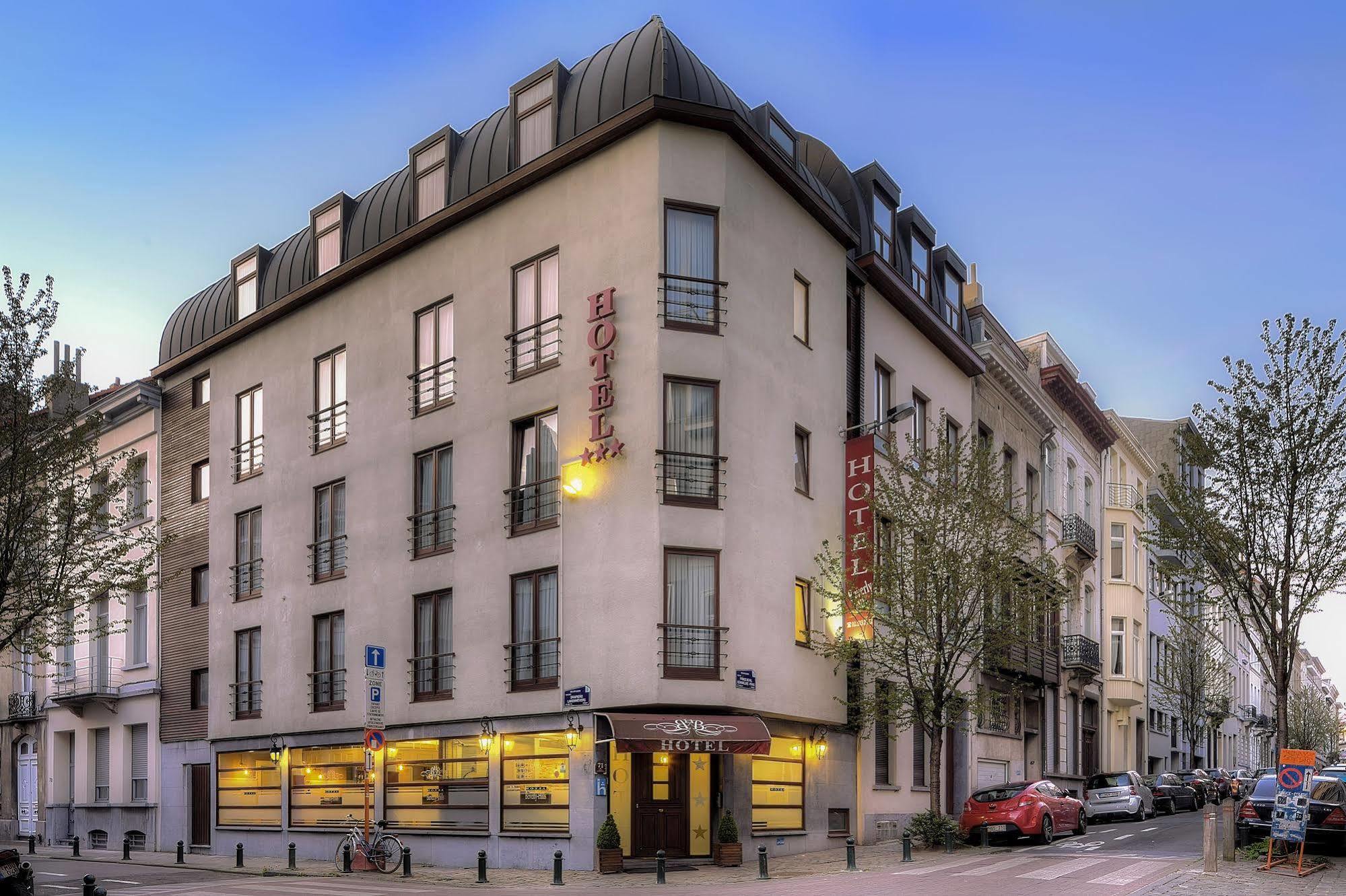 Beverly Hills Hotel Saint-Gilles Exterior foto